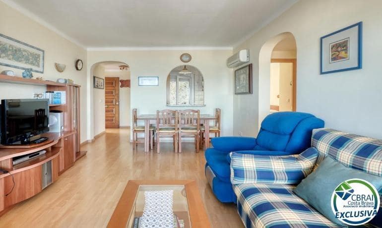 2 bedroom Apartment for sale in Roses with garage - € 295,000 (Ref: 9701573)