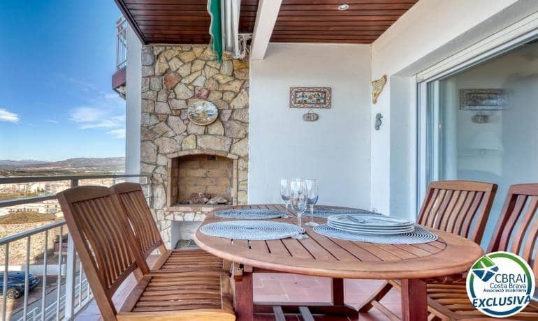 2 bedroom Apartment for sale in Roses with garage - € 295,000 (Ref: 9701573)