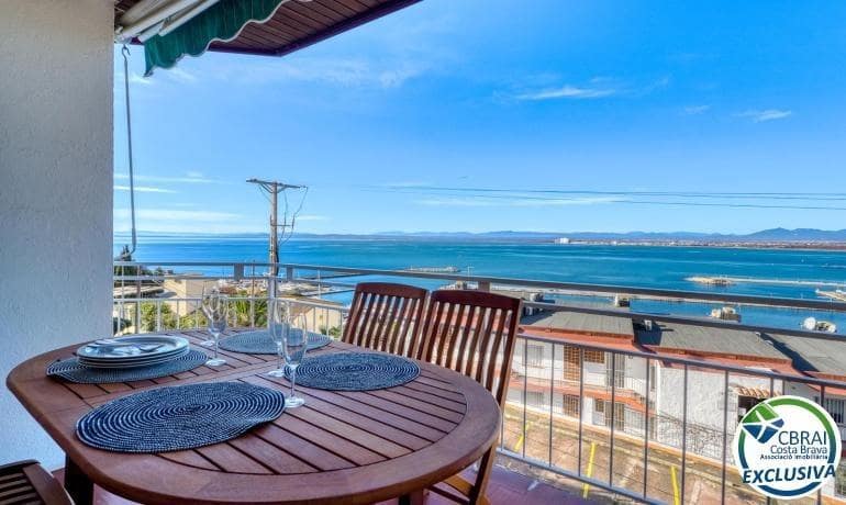 2 bedroom Apartment for sale in Roses with garage - € 295,000 (Ref: 9701573)