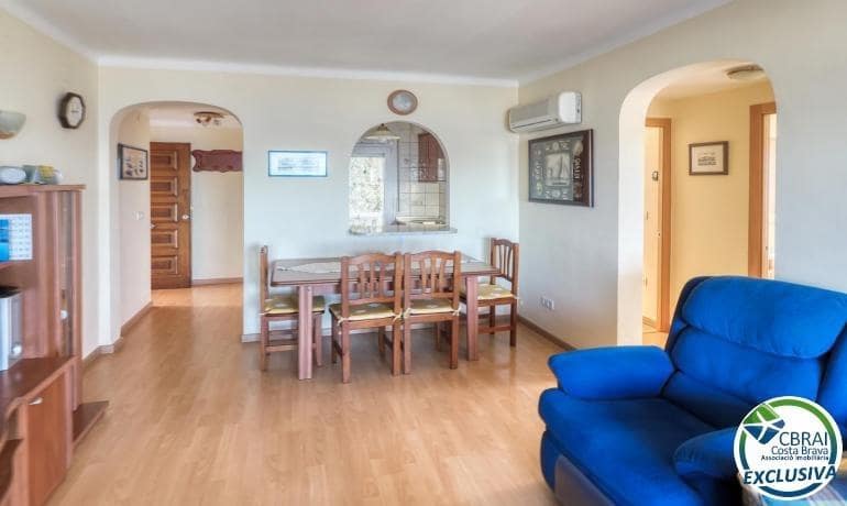 2 bedroom Apartment for sale in Roses with garage - € 295,000 (Ref: 9701573)