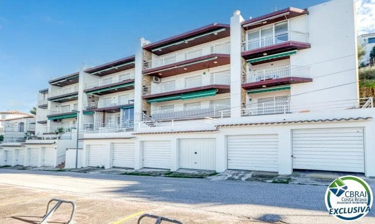 2 bedroom Apartment for sale in Roses with garage - € 295,000 (Ref: 9701573)
