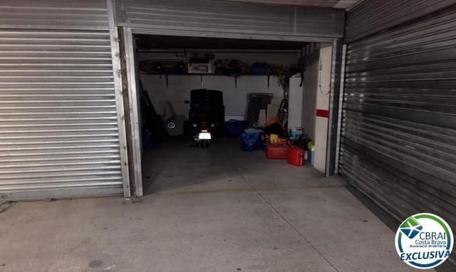 Garage for sale in Roses - € 35,000 (Ref: 9711906)