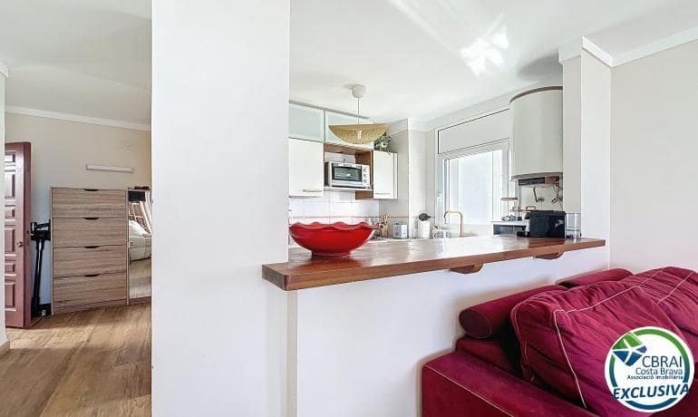 1 bedroom Apartment for sale in Roses with pool - € 205,000 (Ref: 9711907)