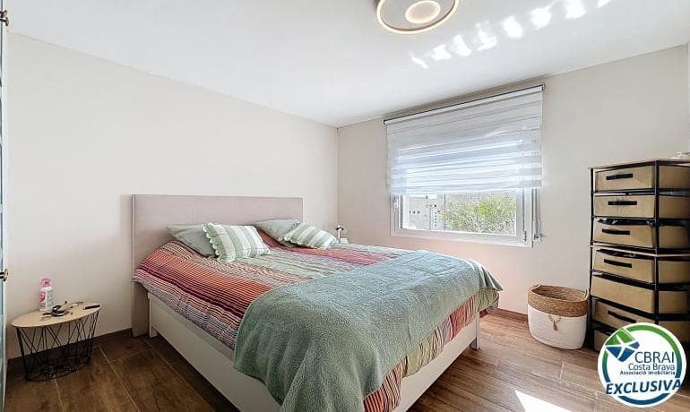 1 bedroom Apartment for sale in Roses with pool - € 205,000 (Ref: 9711907)