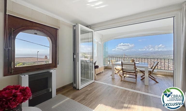 1 bedroom Apartment for sale in Roses with pool - € 205,000 (Ref: 9711907)