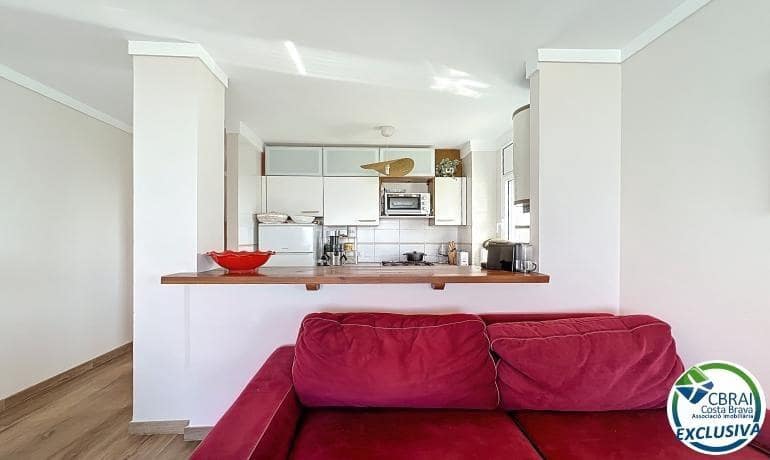 1 bedroom Apartment for sale in Roses with pool - € 205,000 (Ref: 9711907)