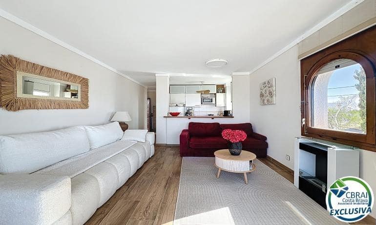 1 bedroom Apartment for sale in Roses with pool - € 205,000 (Ref: 9711907)