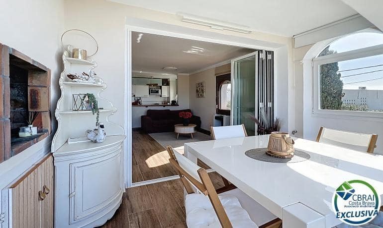 1 bedroom Apartment for sale in Roses with pool - € 205,000 (Ref: 9711907)