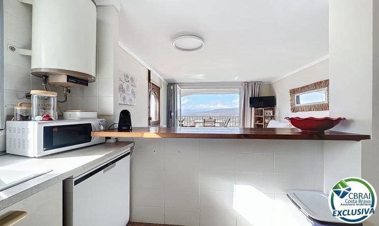 1 bedroom Apartment for sale in Roses with pool - € 205,000 (Ref: 9711907)