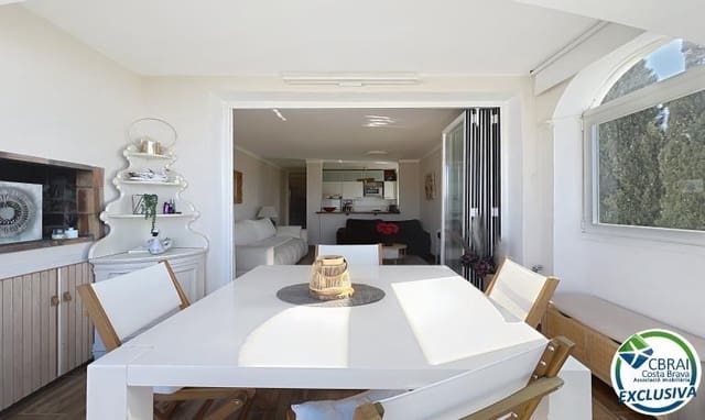 1 slaapkamer Appartement te koop in Roses met zwembad - € 199.000 (Ref: 9711907)