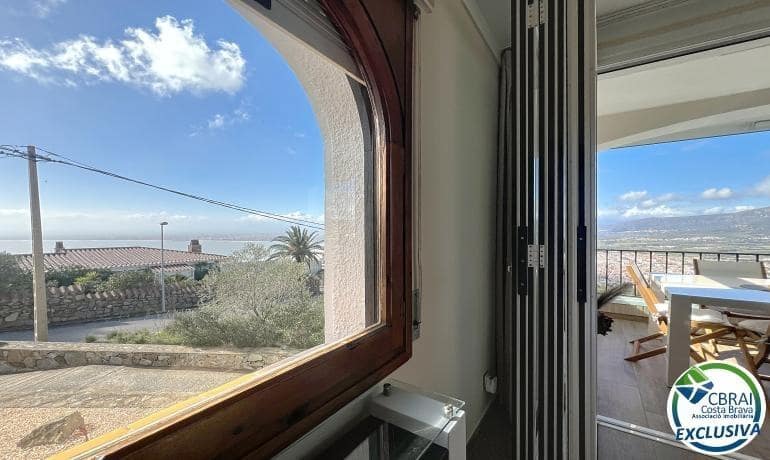 1 bedroom Apartment for sale in Roses with pool - € 205,000 (Ref: 9711907)