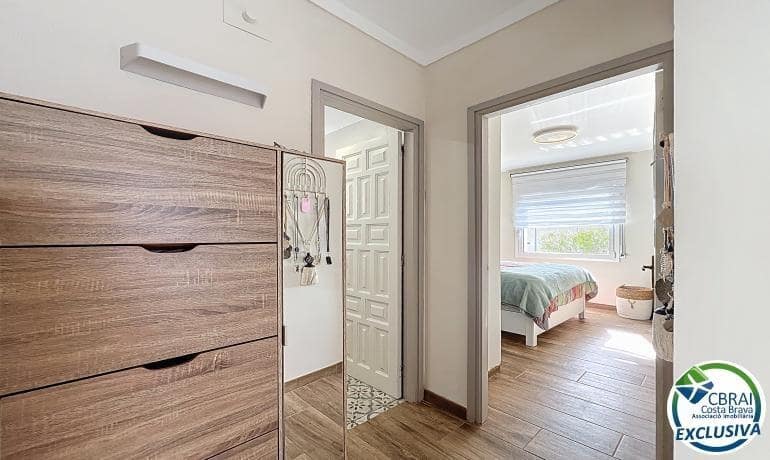 1 bedroom Apartment for sale in Roses with pool - € 205,000 (Ref: 9711907)