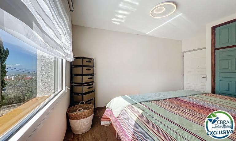 1 bedroom Apartment for sale in Roses with pool - € 205,000 (Ref: 9711907)