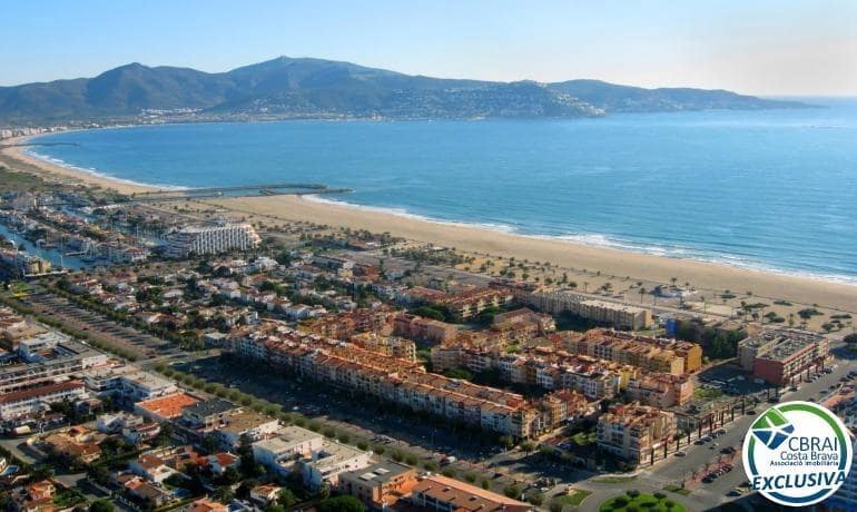 1 Zimmer Apartment zu verkaufen in Empuriabrava mit Pool - 135.000 € (Ref: 9711908)