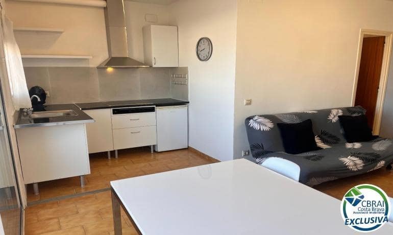 1 slaapkamer Appartement te koop in Empuriabrava met zwembad - € 130.000 (Ref: 9711908)