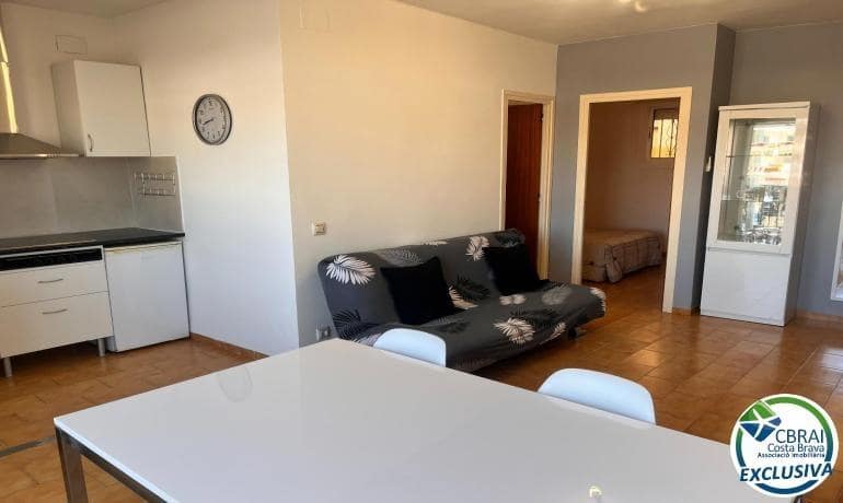 1 slaapkamer Appartement te koop in Empuriabrava met zwembad - € 130.000 (Ref: 9711908)