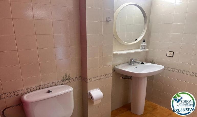 1 slaapkamer Appartement te koop in Empuriabrava met zwembad - € 130.000 (Ref: 9711908)