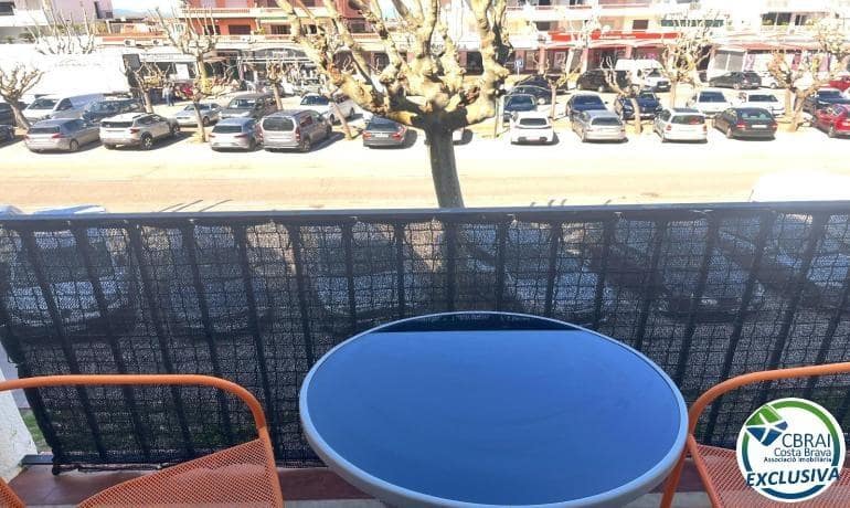 1 slaapkamer Appartement te koop in Empuriabrava met zwembad - € 130.000 (Ref: 9711908)