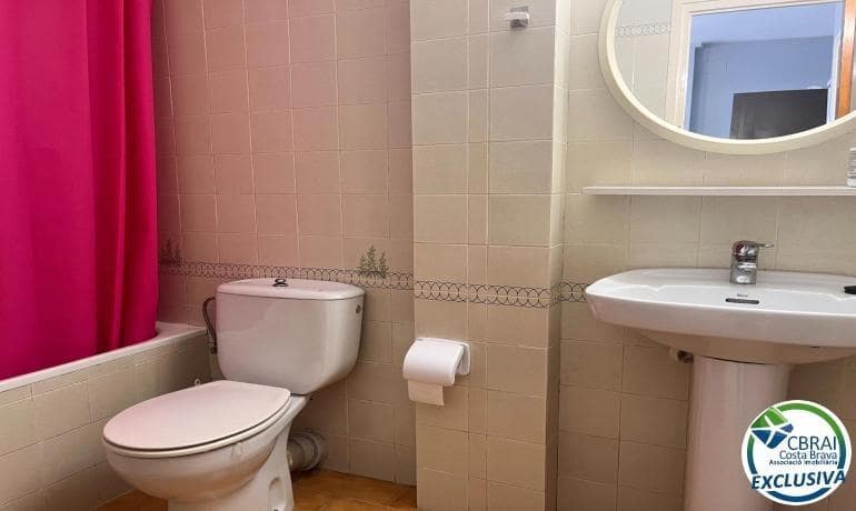 1 slaapkamer Appartement te koop in Empuriabrava met zwembad - € 130.000 (Ref: 9711908)