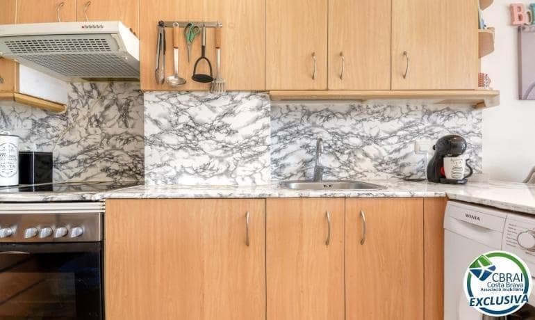 Apartamento de 2 habitaciones en Roses en venta - 175.000 € (Ref: 9711909)