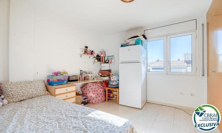 Apartamento de 2 habitaciones en Roses en venta - 175.000 € (Ref: 9711909)