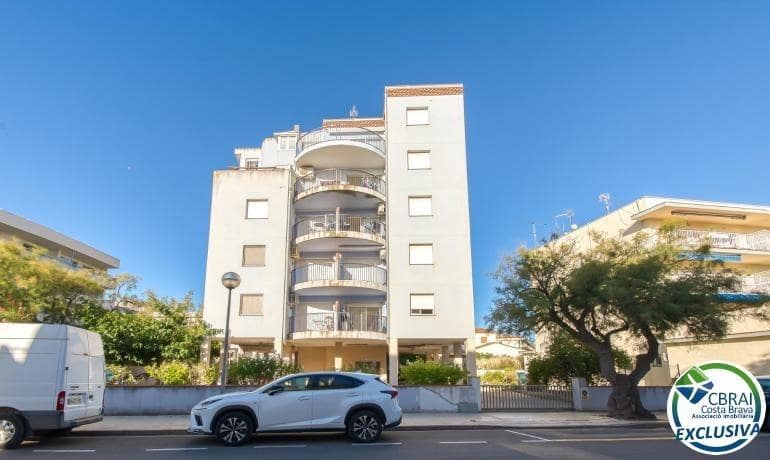 Apartamento de 2 habitaciones en Roses en venta - 175.000 € (Ref: 9711909)