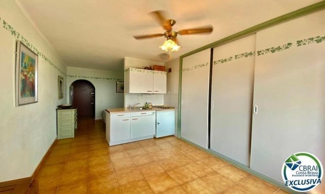 Huoneisto myytävänä paikassa Empuriabrava, Castelló d'Empúries - 98 000 € (Ref: 9711910)