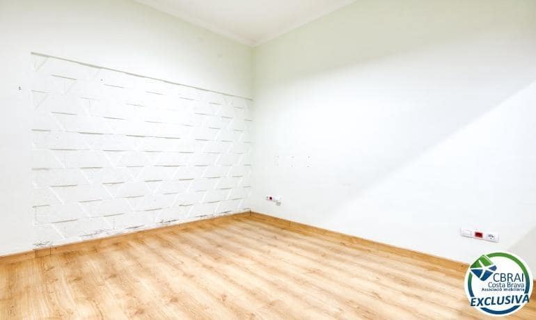 Gewerbe zu verkaufen in Roses - 170.000 € (Ref: 9711911)