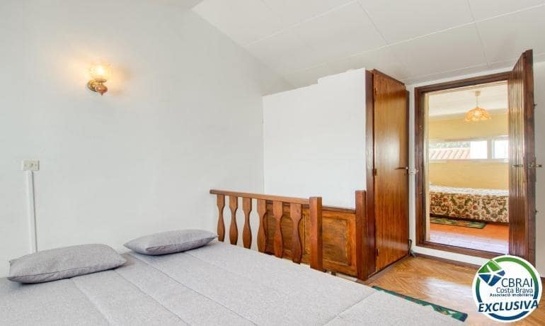 4 Zimmer Villa zu verkaufen in Roses - 249.000 € (Ref: 9711913)