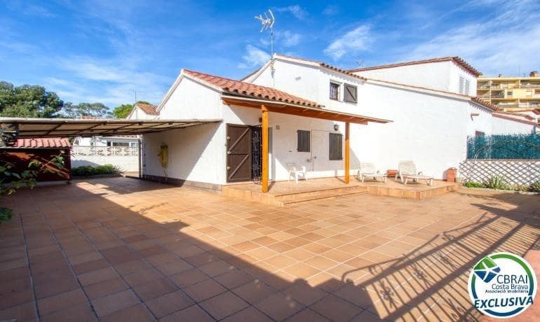 4 Zimmer Villa zu verkaufen in Roses - 249.000 € (Ref: 9711913)