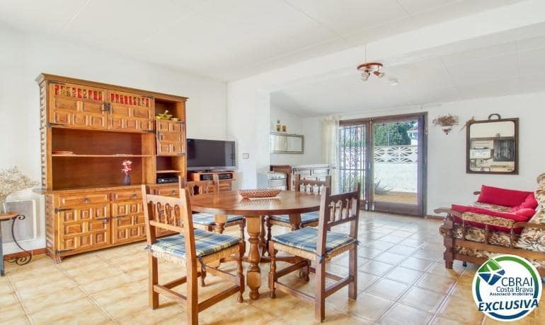 4 Zimmer Villa zu verkaufen in Roses - 249.000 € (Ref: 9711913)