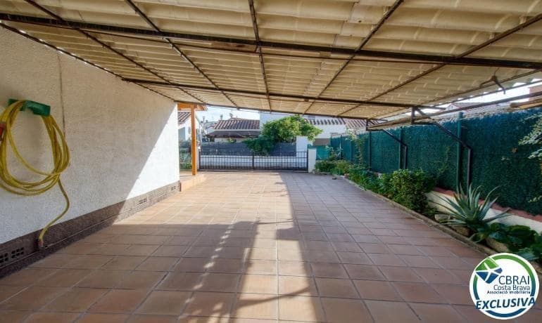 4 Zimmer Villa zu verkaufen in Roses - 249.000 € (Ref: 9711913)