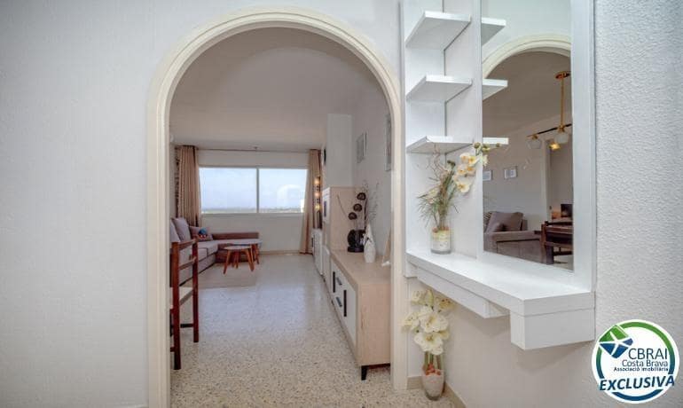 2 bedroom Apartment for sale in Empuriabrava with garage - € 160,000 (Ref: 9735521)