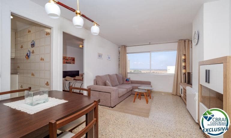 2 bedroom Apartment for sale in Empuriabrava with garage - € 160,000 (Ref: 9735521)