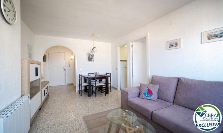 2 bedroom Apartment for sale in Empuriabrava with garage - € 160,000 (Ref: 9735521)