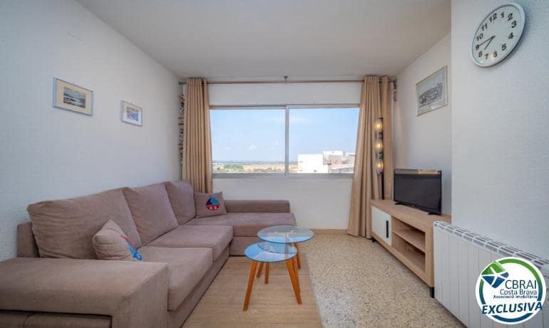 2 bedroom Apartment for sale in Empuriabrava with garage - € 160,000 (Ref: 9735521)