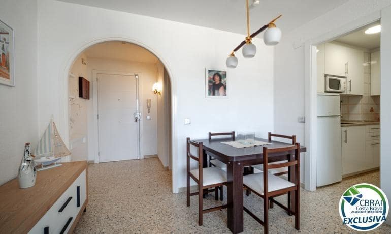 2 bedroom Apartment for sale in Empuriabrava with garage - € 160,000 (Ref: 9735521)