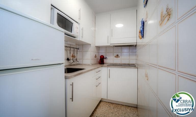 2 bedroom Apartment for sale in Empuriabrava with garage - € 160,000 (Ref: 9735521)