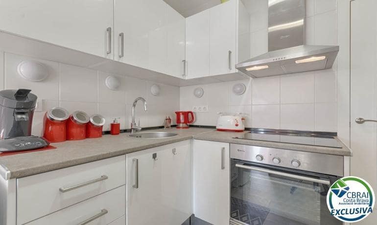 2 slaapkamer Appartement te koop in Roses - € 265.000 (Ref: 9758902)