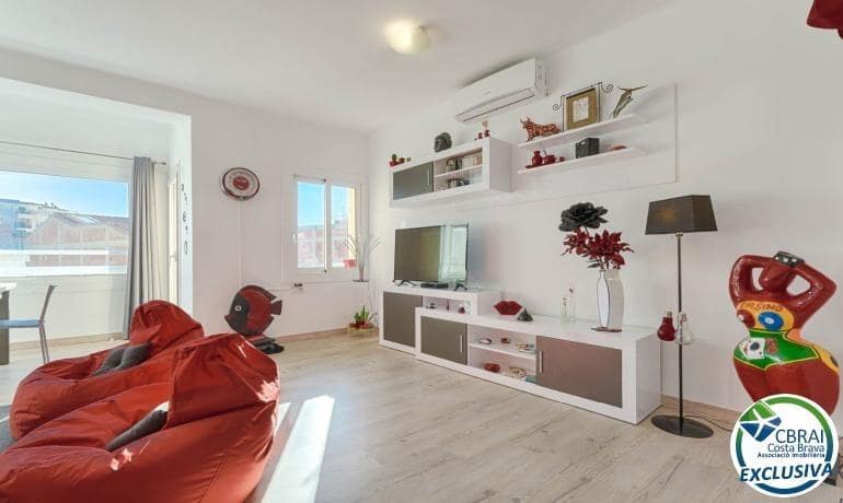 2 slaapkamer Appartement te koop in Roses - € 265.000 (Ref: 9758902)