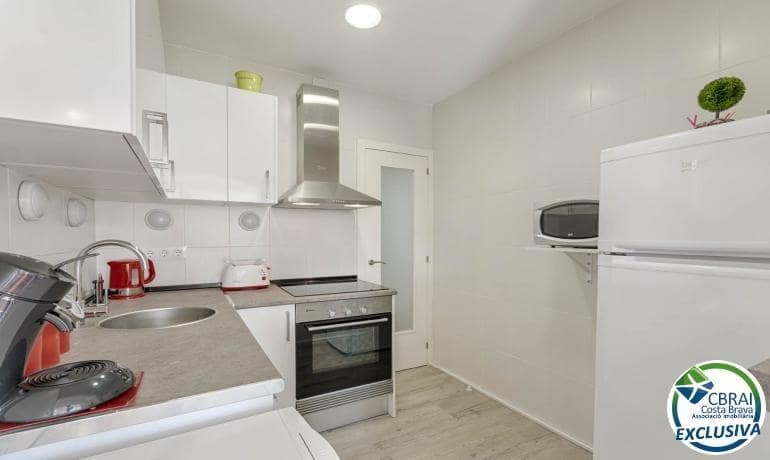 2 slaapkamer Appartement te koop in Roses - € 265.000 (Ref: 9758902)