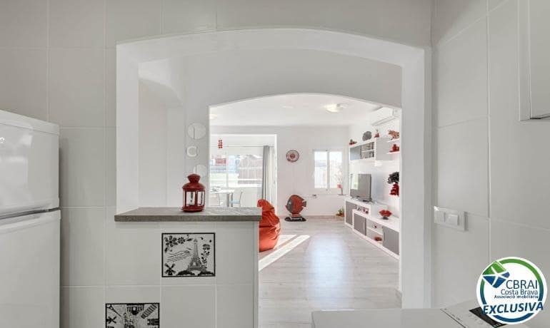 2 slaapkamer Appartement te koop in Roses - € 265.000 (Ref: 9758902)