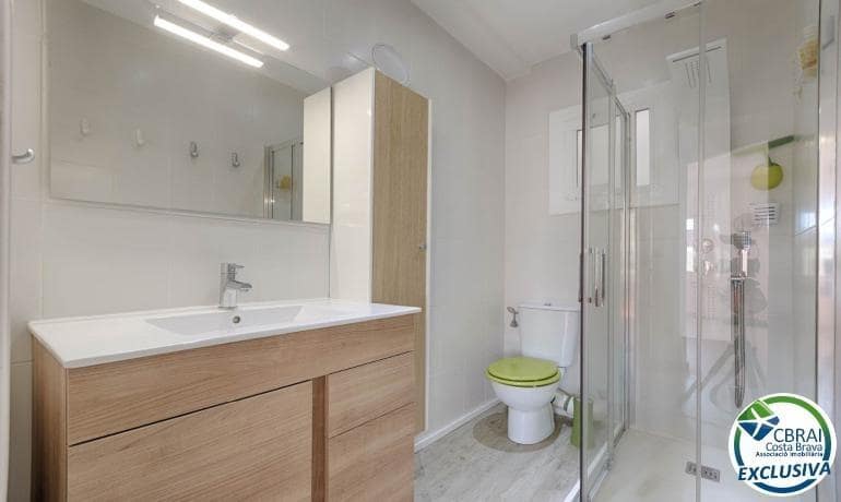 2 slaapkamer Appartement te koop in Roses - € 265.000 (Ref: 9758902)