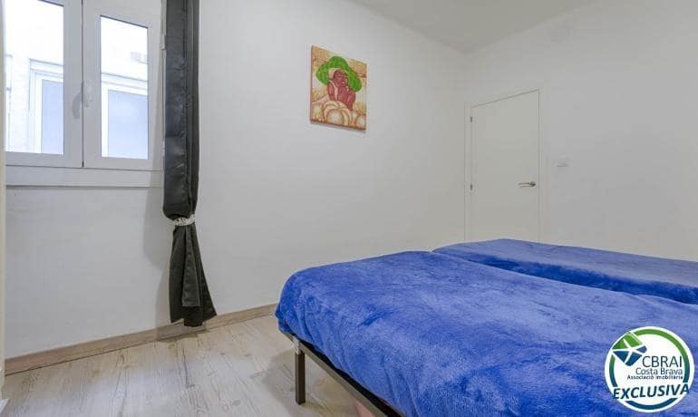 2 slaapkamer Appartement te koop in Roses - € 265.000 (Ref: 9758902)