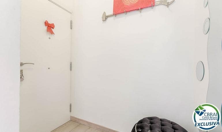 2 slaapkamer Appartement te koop in Roses - € 265.000 (Ref: 9758902)