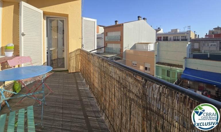 2 slaapkamer Appartement te koop in Roses - € 265.000 (Ref: 9758902)