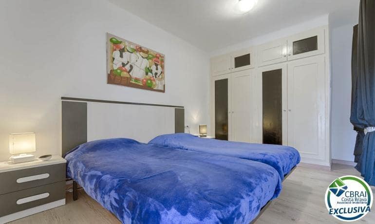 2 slaapkamer Appartement te koop in Roses - € 265.000 (Ref: 9758902)