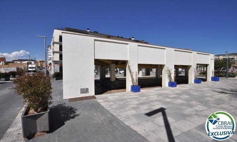 2 slaapkamer Appartement te koop in Roses - € 265.000 (Ref: 9758902)