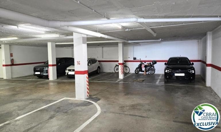 2 slaapkamer Appartement te koop in Roses - € 265.000 (Ref: 9758902)