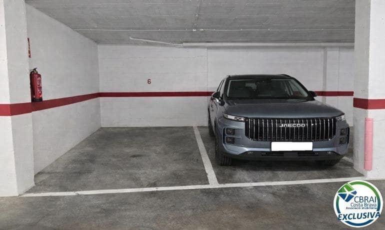 2 slaapkamer Appartement te koop in Roses - € 265.000 (Ref: 9758902)